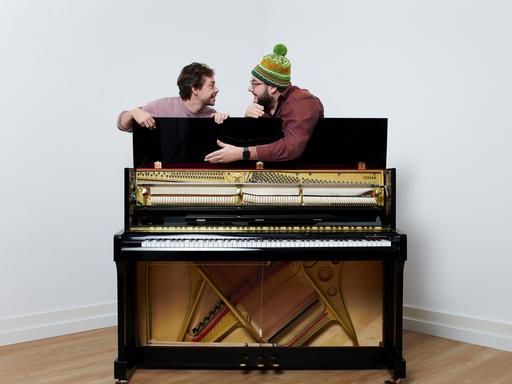 Axel Ranisch und Gastmoderator Tobias Krell