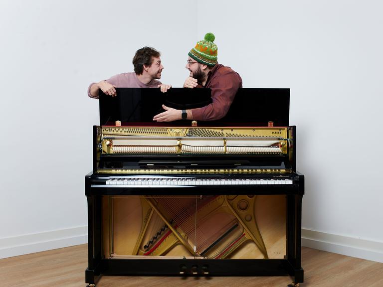 Axel Ranisch und Gastmoderator Tobias Krell