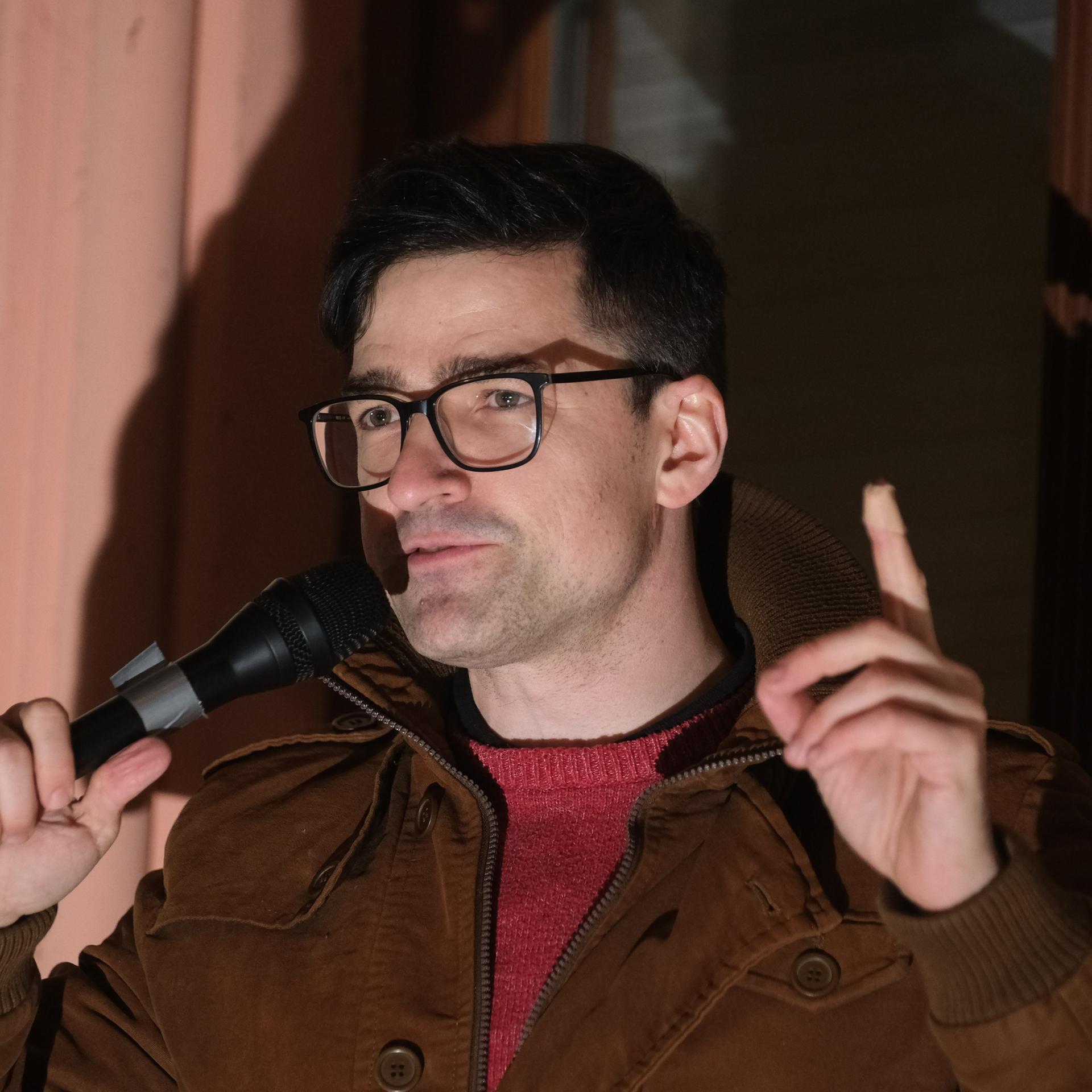 Chemnitz: Martin Sellner, rechter Aktivist aus Österreich, spricht bei einer Kundgebung der Identitären Bewegung.