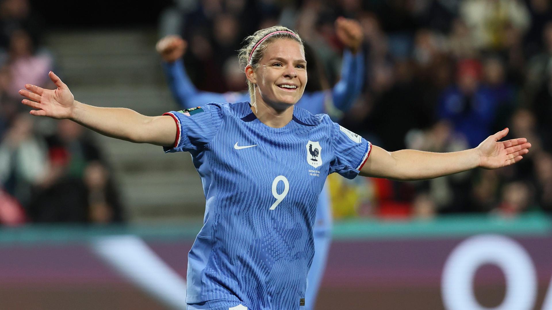 Eugenie Le Sommer aus Frankreich jubelt, nachdem sie das 4:0 für ihr Team erzielt hat.