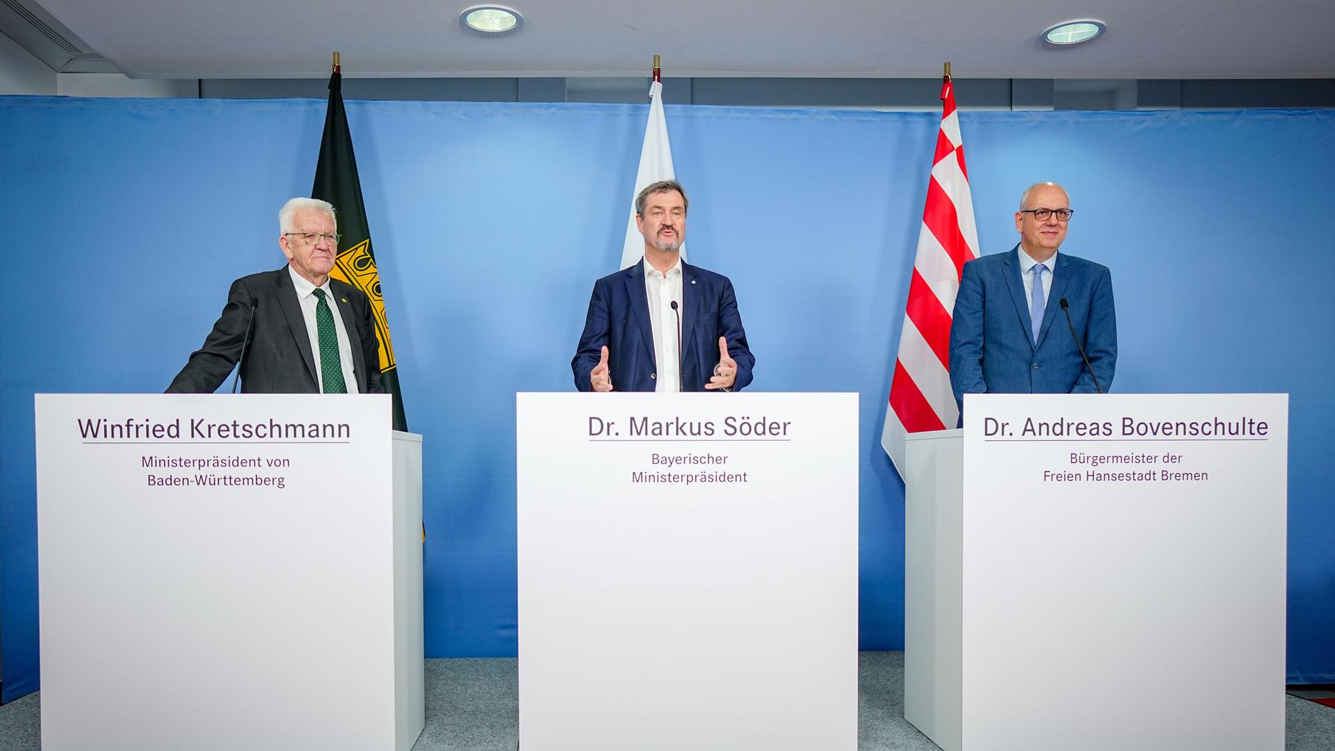 Winfried Kretschmann, Markus Söder und Andreas Bovenschulte geben eine Pressekonferenz im Haus der Bundespressekonferenz zu Forderungen von Bayern, Baden-Württemberg und Bremen für den Raumfahrtstandort Deutschland und die ESA-Ministerratskonferenz 2025.