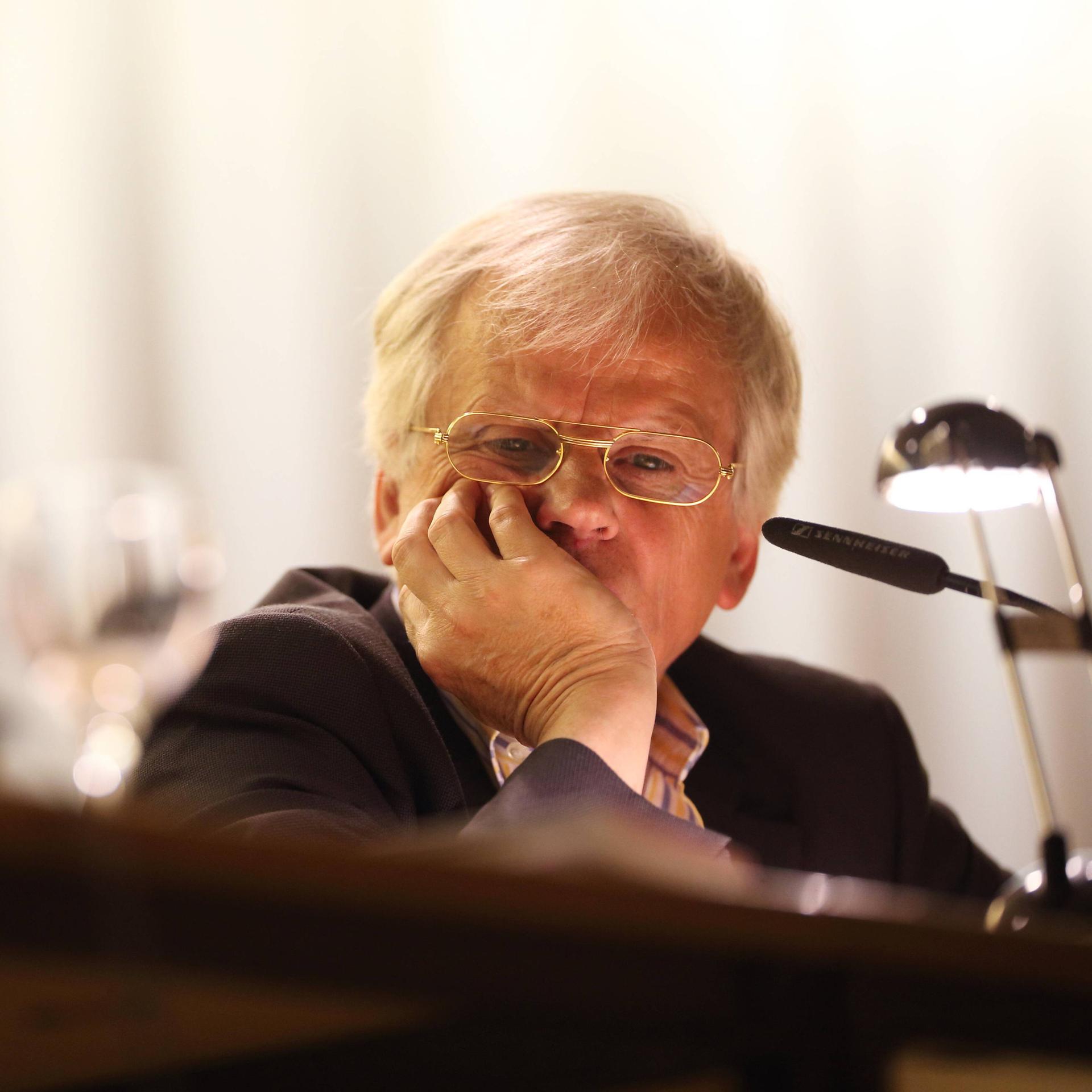 Pascal Mercier: „Der Fluss der Zeit“ - Freiheit, Zeit und Selbsttäuschung Pascal Mercier: „Der Fluss der Zeit“ - Freiheit, Zeit und Selbsttäuschung