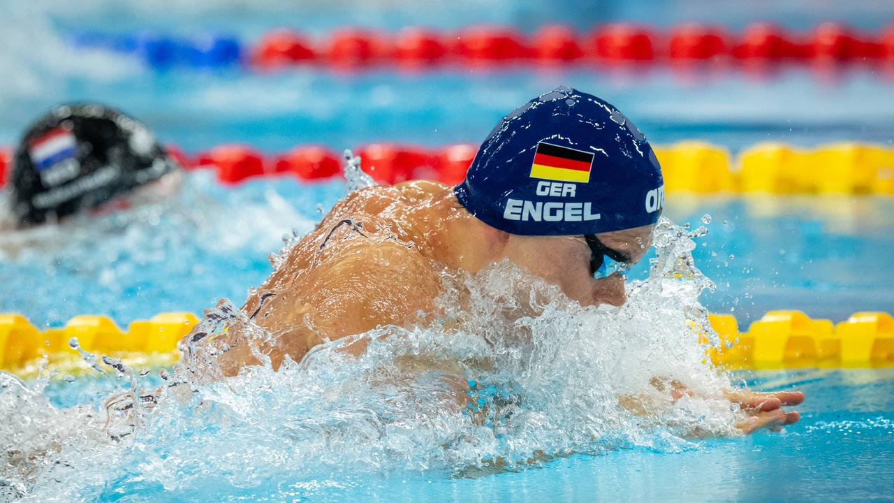 Taliso Engel schwimmt bei der Para-Schwimm-WM in Singapur durchs Becken.