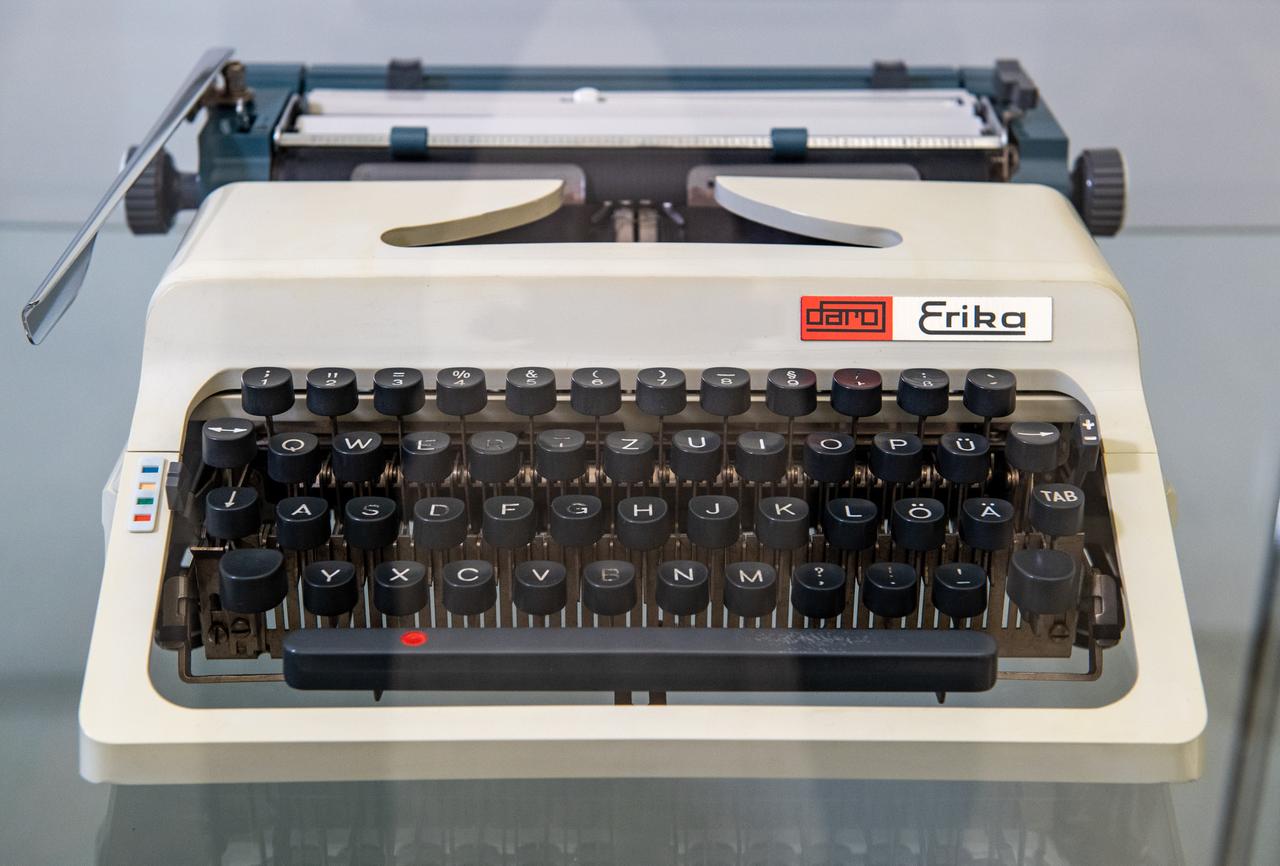 Die Schreibmaschine Erika 50/60 von 1970.