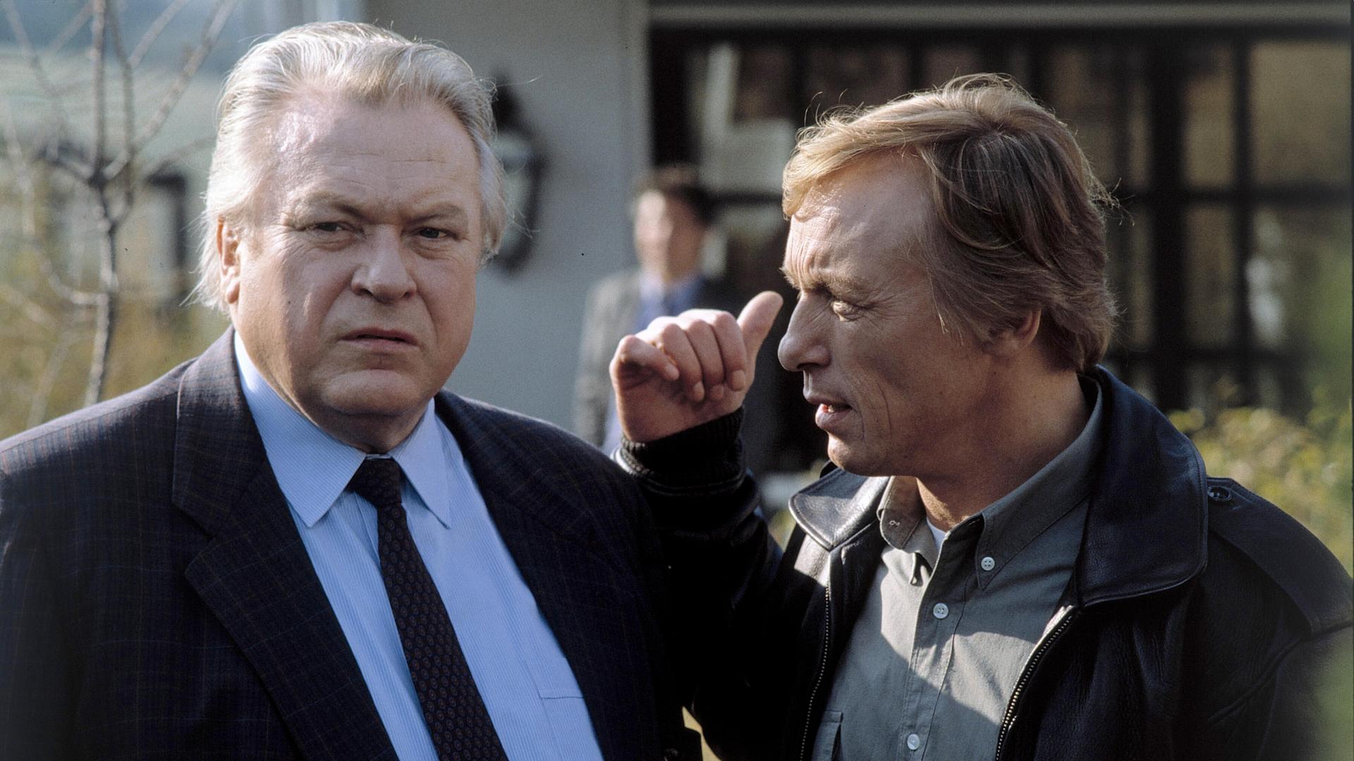 Günter Strack (Dr. Renz), Claus Theo Gärtner (Matula), Folge: 'Wertloses Alibi', 1987. 