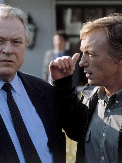 Günter Strack (Dr. Renz), Claus Theo Gärtner (Matula), Folge: 'Wertloses Alibi', 1987. 