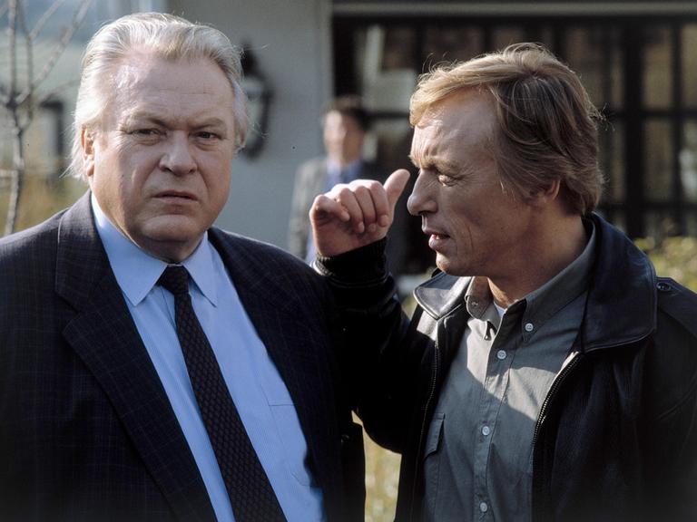 Günter Strack (Dr. Renz), Claus Theo Gärtner (Matula), Folge: 'Wertloses Alibi', 1987. 