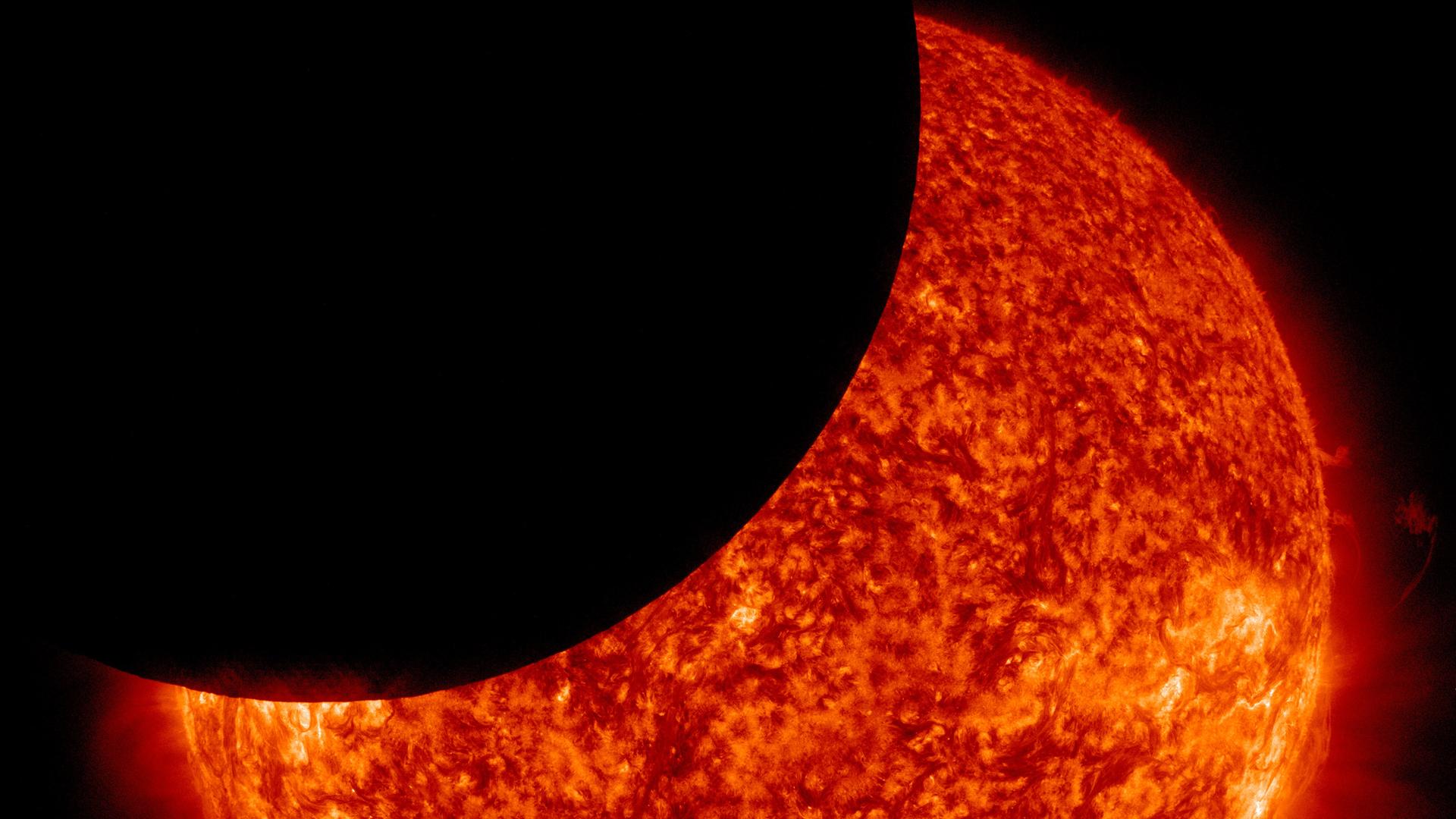 Am 25. Oktober 2022 kommt es in Mitteleuropa zu einer partiellen Sonnenfinsternis. 