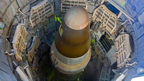 Eine Titan II-Rakete in ihrem unterirdischen Silo im Titan Missile Museum, Sahuarita, Arizona, USA.