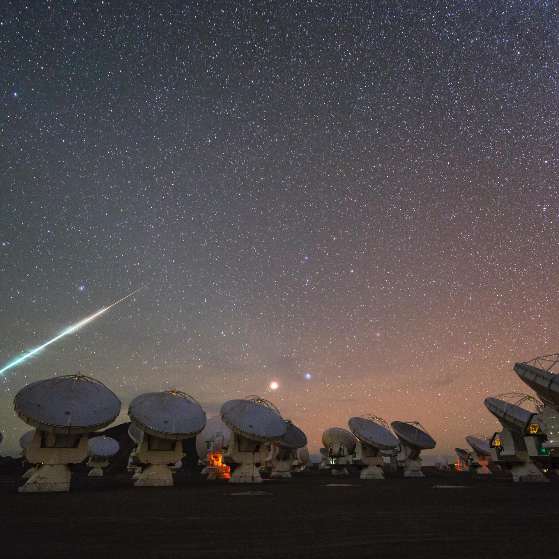 Schöner Meteorschwarm - Halleys Sternschnuppen aus dem Orion