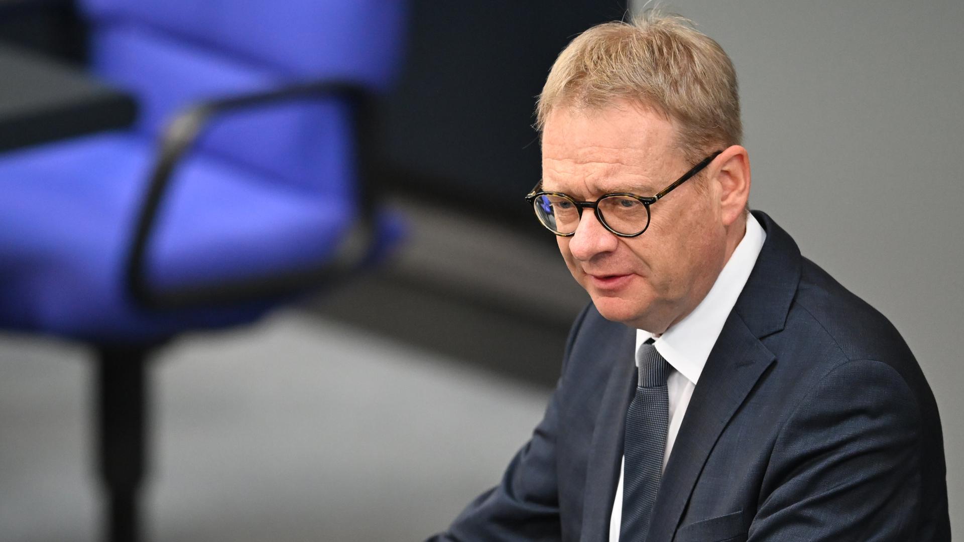 Thomas Gebhart (CDU) spricht im Plenarsaal des Bundestag. Thomas Gebhart (CDU) spricht im Plenarsaal des Bundestag.