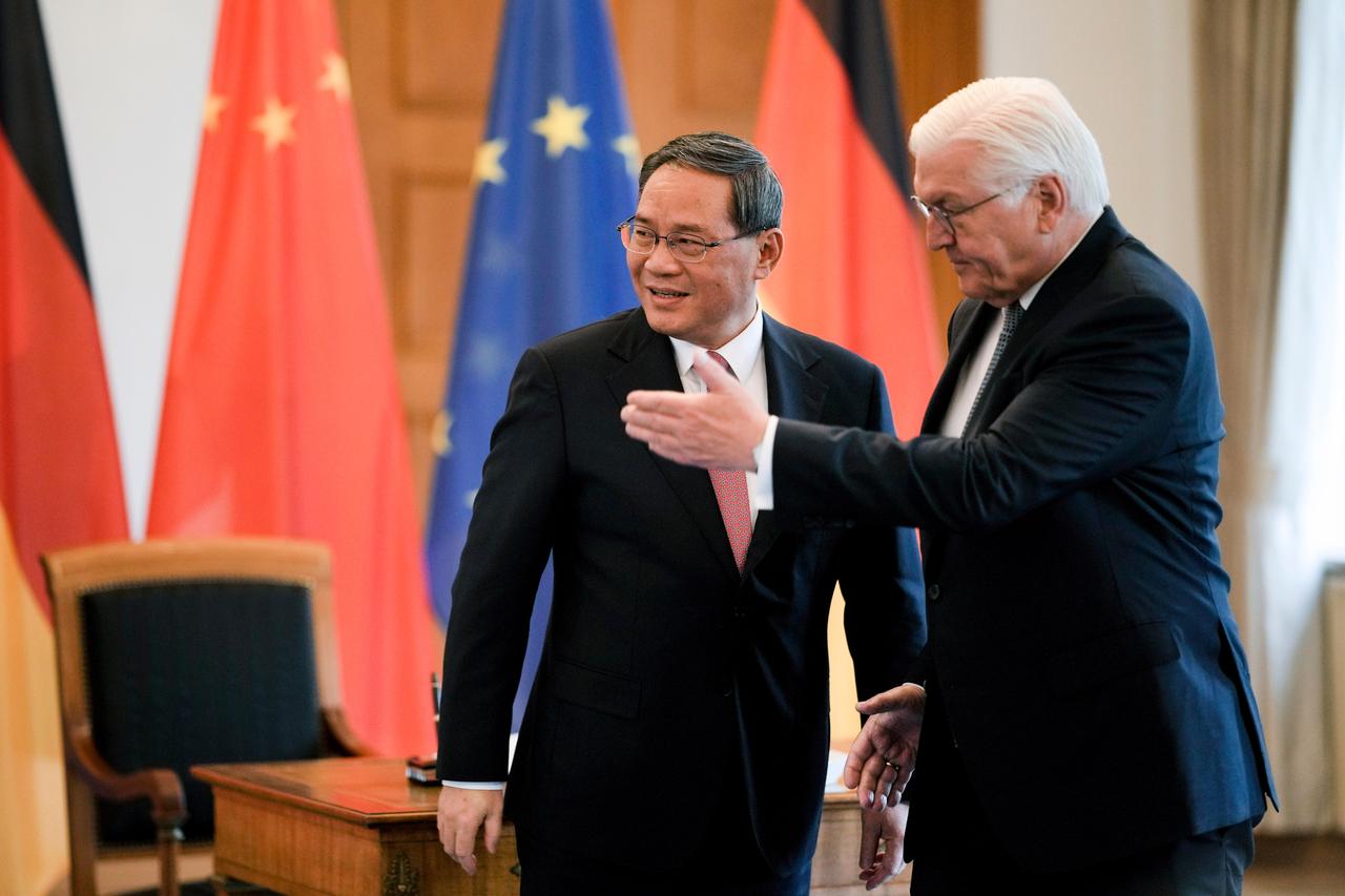 Der chinesische Ministerptäsident Li Qiang und Bundespräsident Steinmeier im Schloss Bellevue