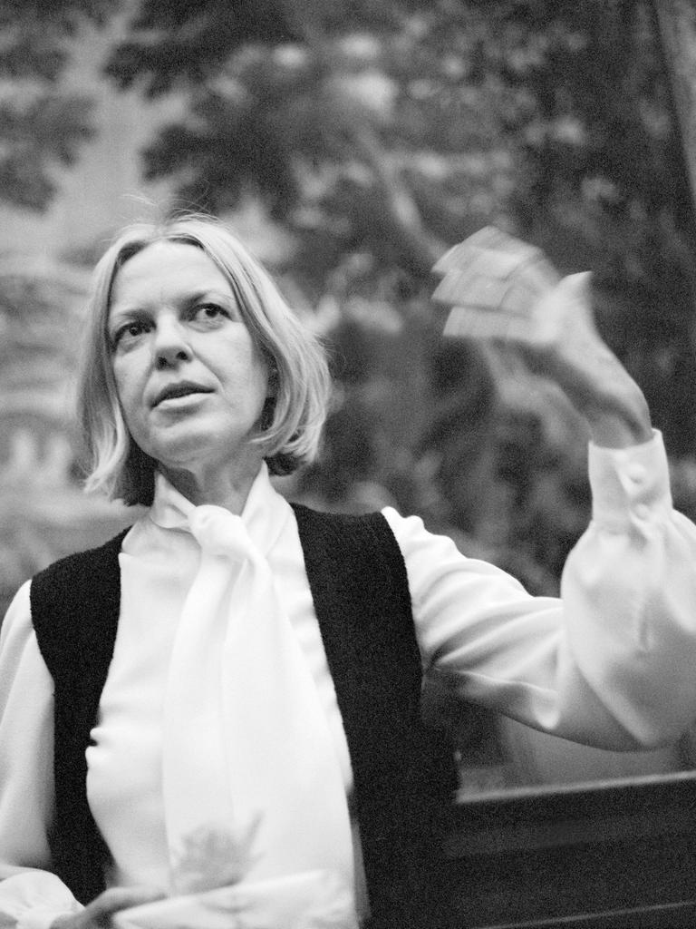 Die österreichische Schriftstellerin Ingeborg Bachmann bei der Verleihung des Wildganspreises im Jahr 1972