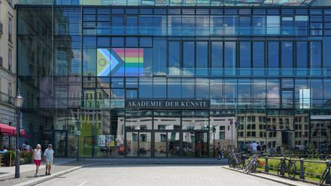 Die Akademie der Künste am Pariser Platz in Berlin. 