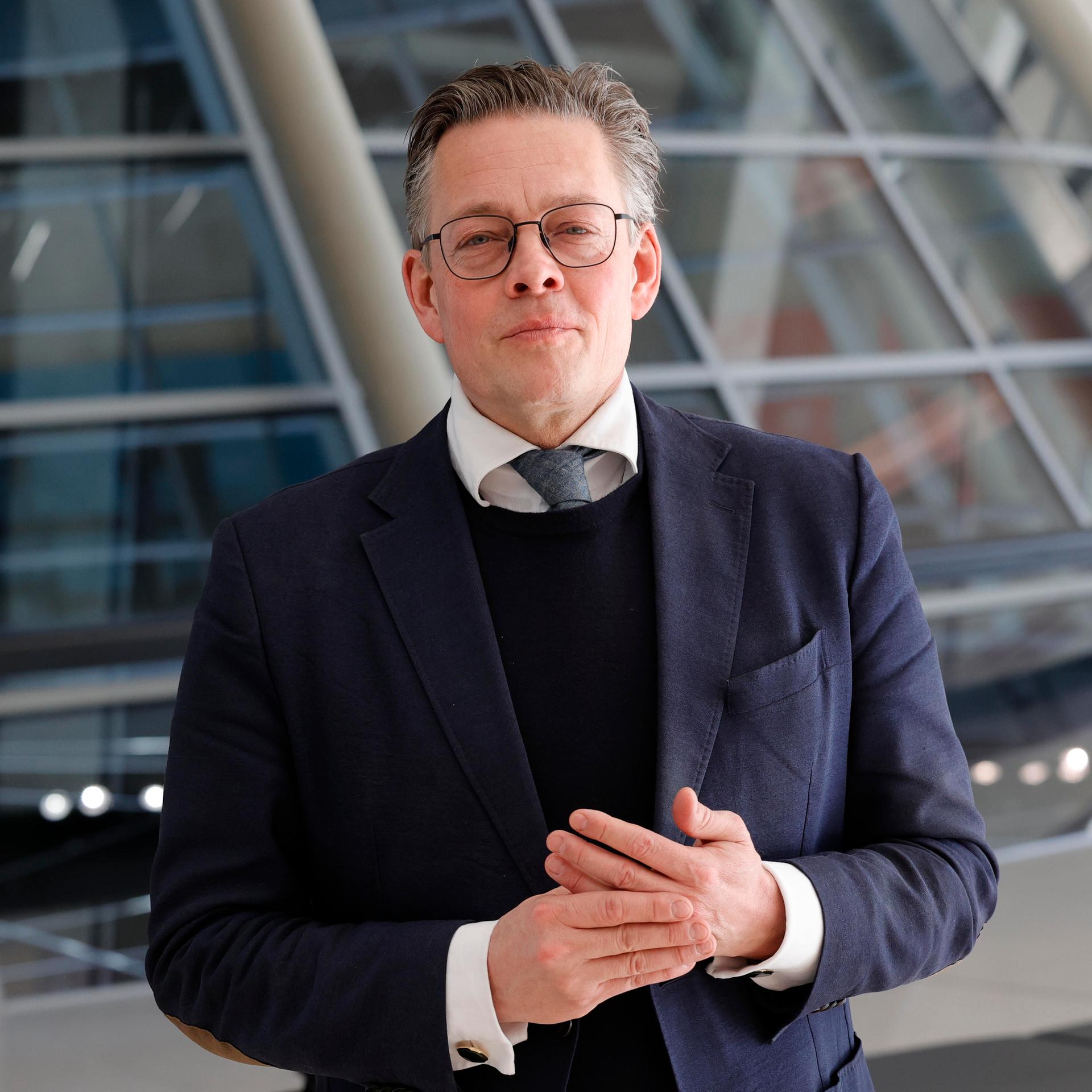 Geheimdienste - Von Notz sieht AfD als "Trojanisches Pferd" Moskaus im Bundestag episode artwork