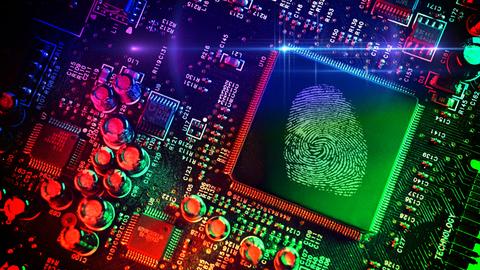 Ein Computerchip mit Fingerabdruck, umgeben von elektronischen Bauteilen auf einer Platine.