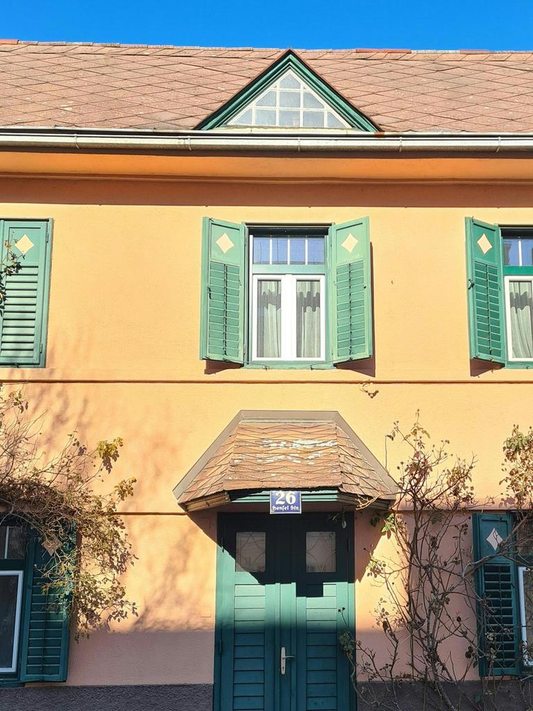 Das Haus in der Klagenfurter Henselstrße, in dem Ingeborg Bachmann ihre Jugend verbracht hat. Es wurde von der Privatstiftung Kärnten gekauft und soll als Museum sowie als Begegnungsort genutzt werden. 
