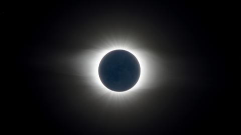 Dieses Bild zeigt eine totale Sonnenfinsternis 2019
