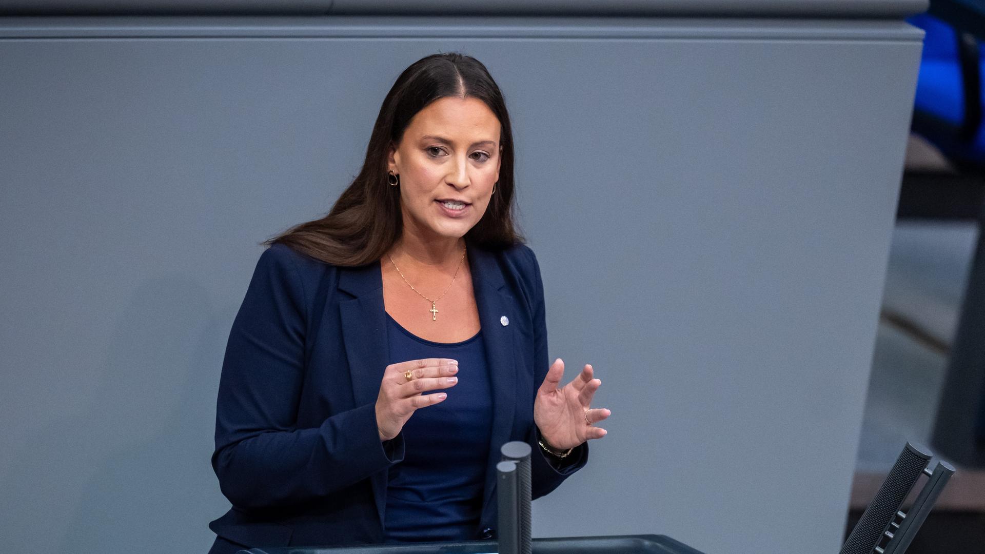 Caroline Bosbach (CDU), spricht im Bundestag. Caroline Bosbach (CDU), spricht im Bundestag.