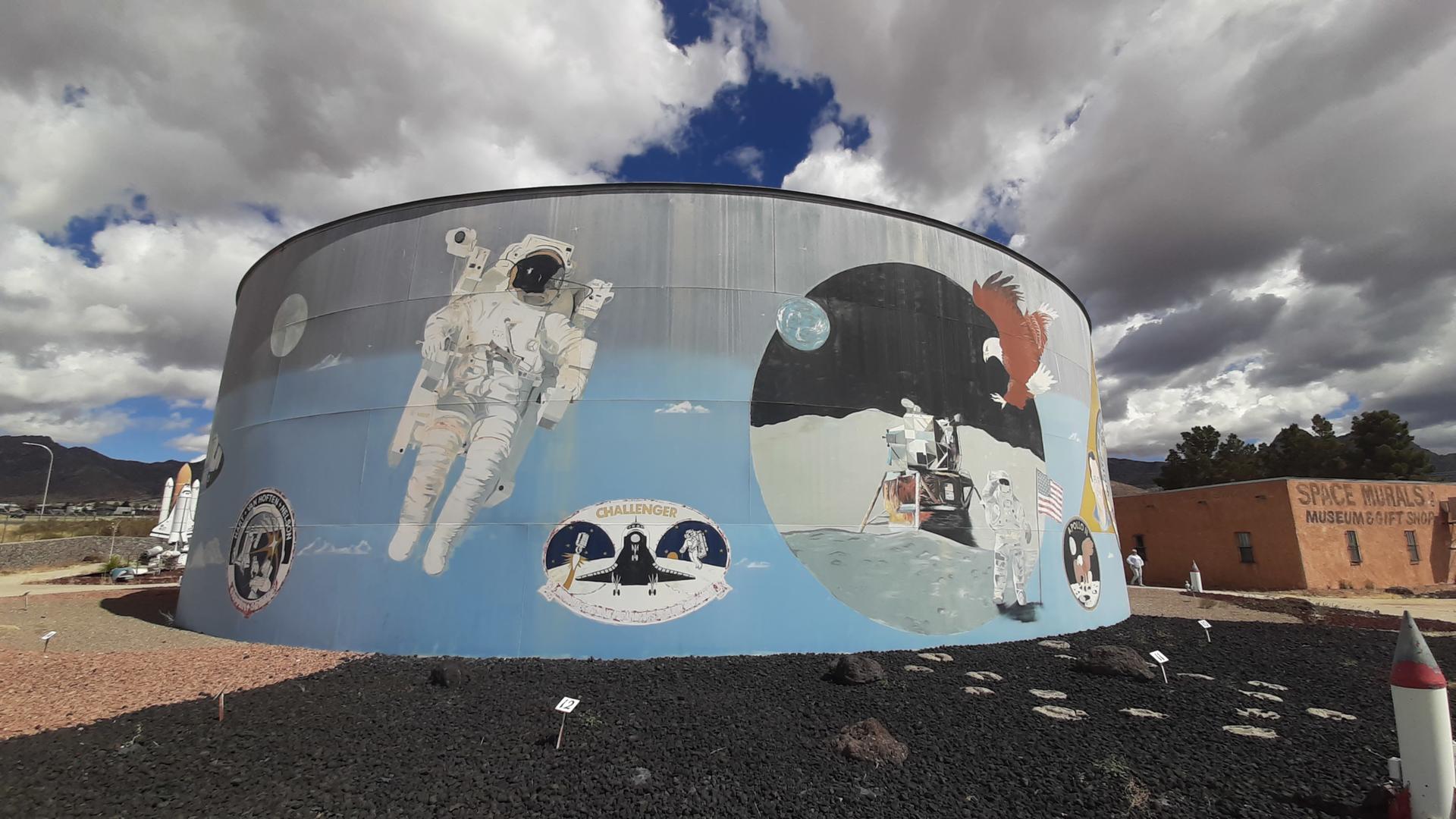 „Space Murals Museum“