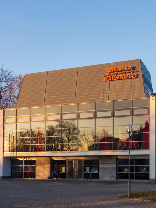 Aussenansicht des Deutsch-Sorbischen Volkstheaters Bautzen, Oberlausitz, Sachsen, Deutschland 