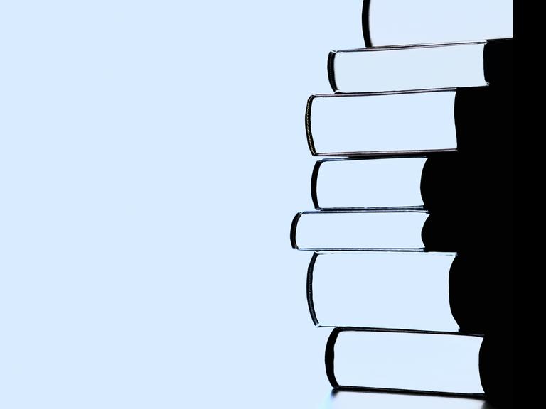 Stapel mit Büchern