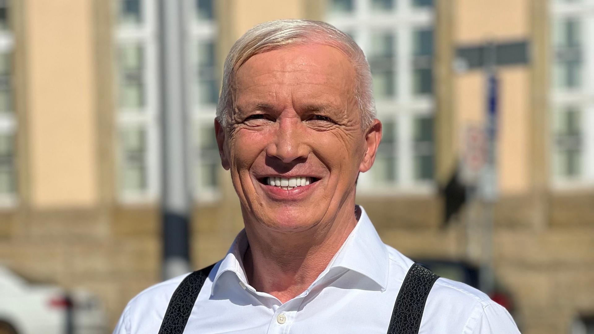 Thüringen, Nordhausen: Jörg Prophet, Kandidat der AfD für die Oberbürgermeister-Wahl in Nordhausen, lächelt in die Kamera. Thüringen, Nordhausen: Jörg Prophet, Kandidat der AfD für die Oberbürgermeister-Wahl in Nordhausen, lächelt in die Kamera.