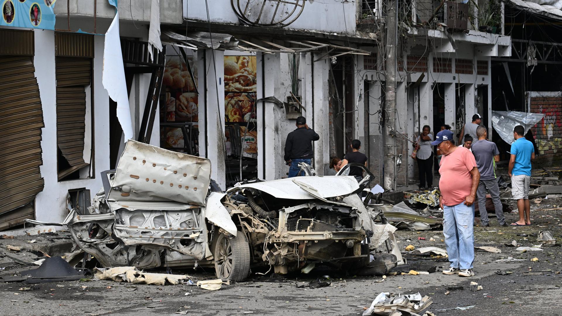 Verwüstung nach der Explosion eines Autos in der Gemeinde Corinto in Kolumbien