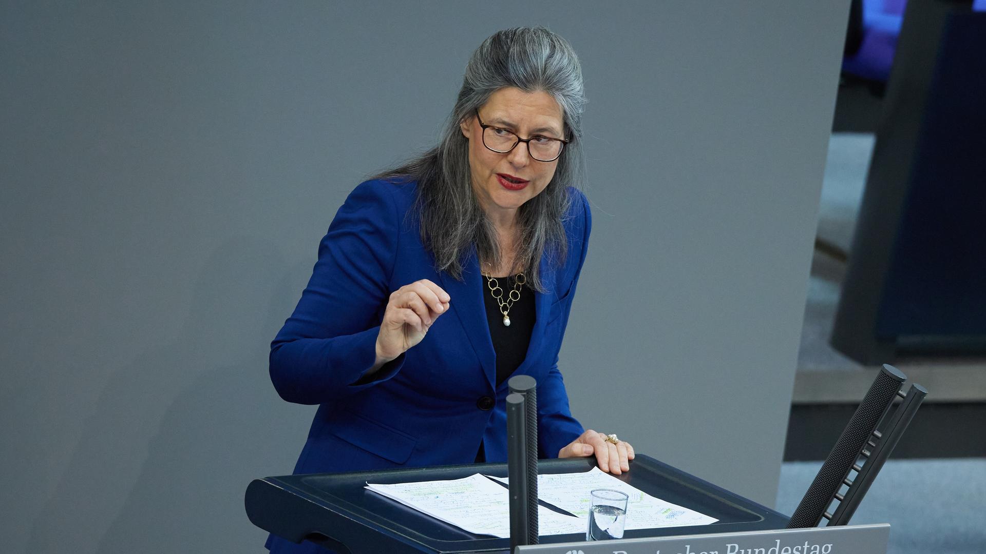 Nina Scheer (SPD) spricht im Deutschen Bundestag.
