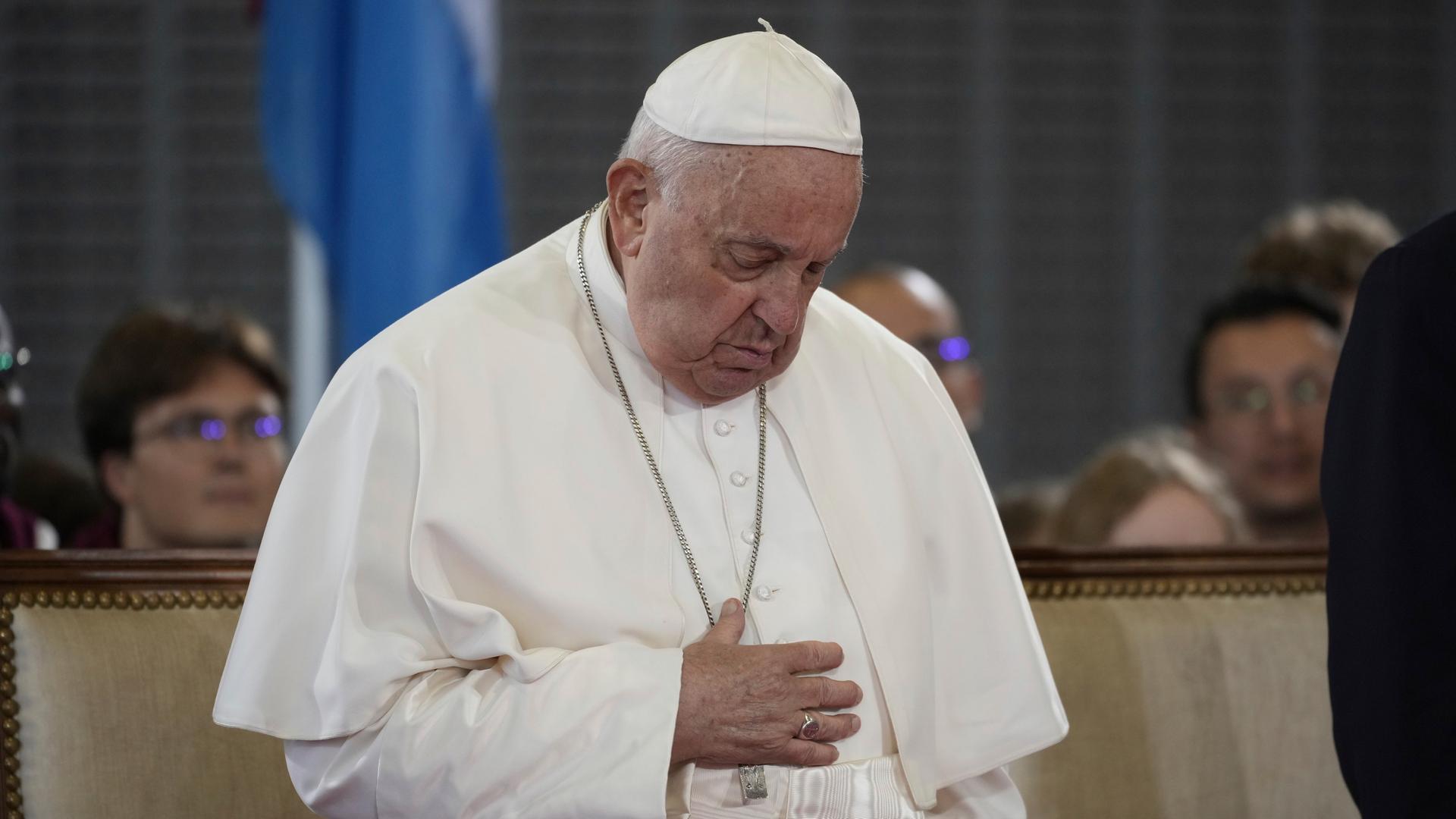 Papst Franziskus auf dem Findel International Airport in Luxemburg am 26.9.2024.