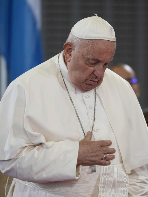 Papst Franziskus auf dem Findel International Airport in Luxemburg am 26.9.2024.