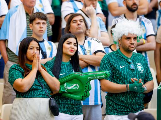 Fans von Saudi-Arabien während des Spiels der FIFA World Cup Qatar 2022