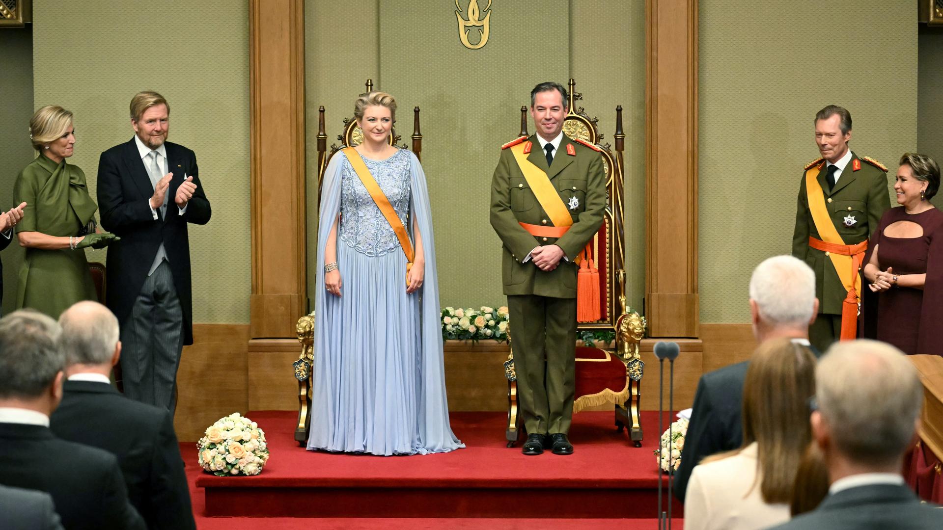 Feierliche Vereidigung: Der neue Großherzog Guillaume mit Großherzogin Stephanie