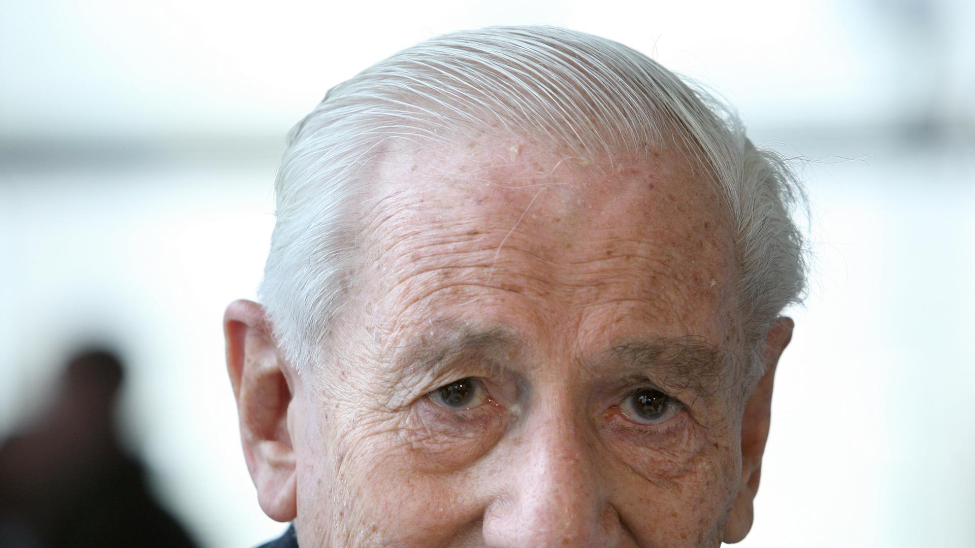 Gabriel Bach blick in die Kamera. Gabriel Bach blick in die Kamera.