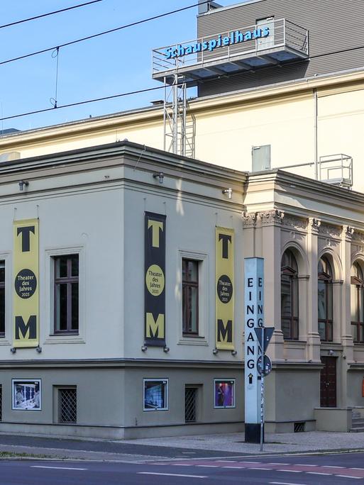 Außenansicht vom Schauspielhaus in Magdeburg 2025. Außenansicht vom Schauspielhaus in Magdeburg 2025.