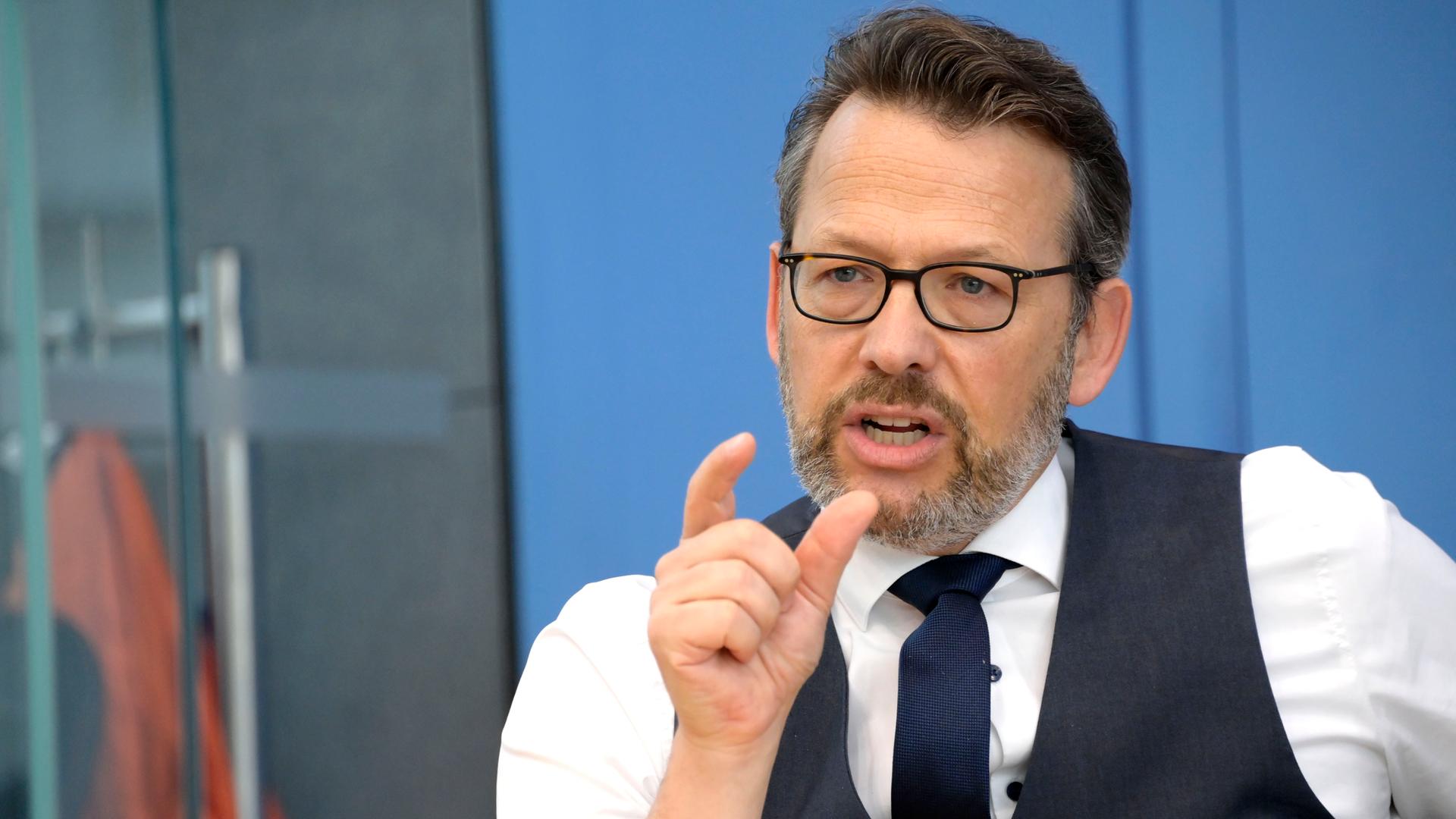 Der FDP-Haushaltspolitiker Otto Fricke bei einer Pressekonferenz