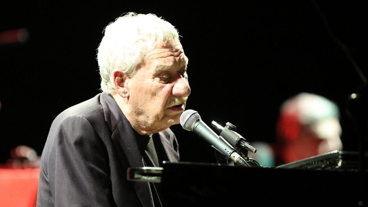 Auftritt Paolo Contes in Mailänder Scala löst Debatte aus