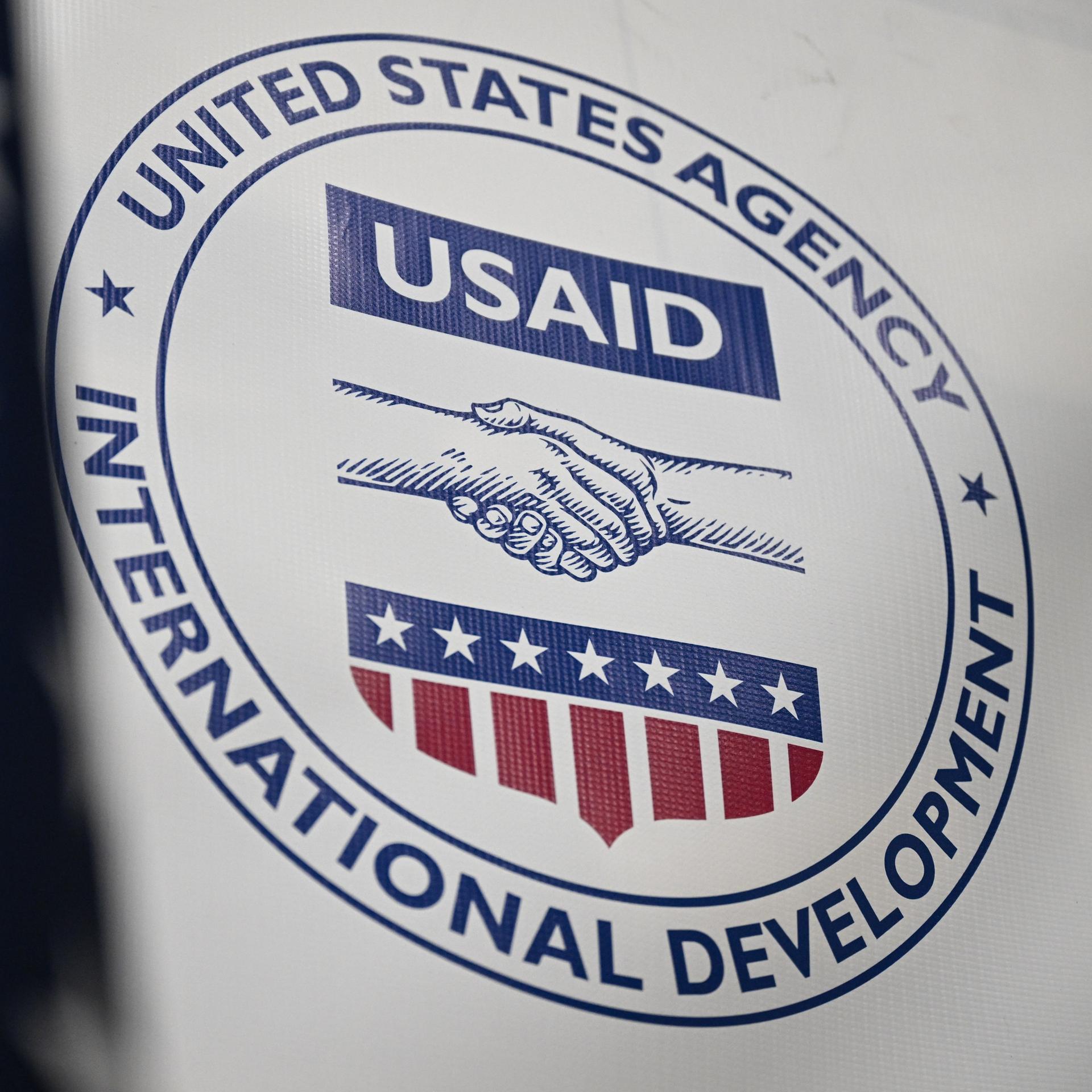 Das Logo der US-amerikanischen Behörde für internationale Entwicklung, USAID (United States Agency for International Development)