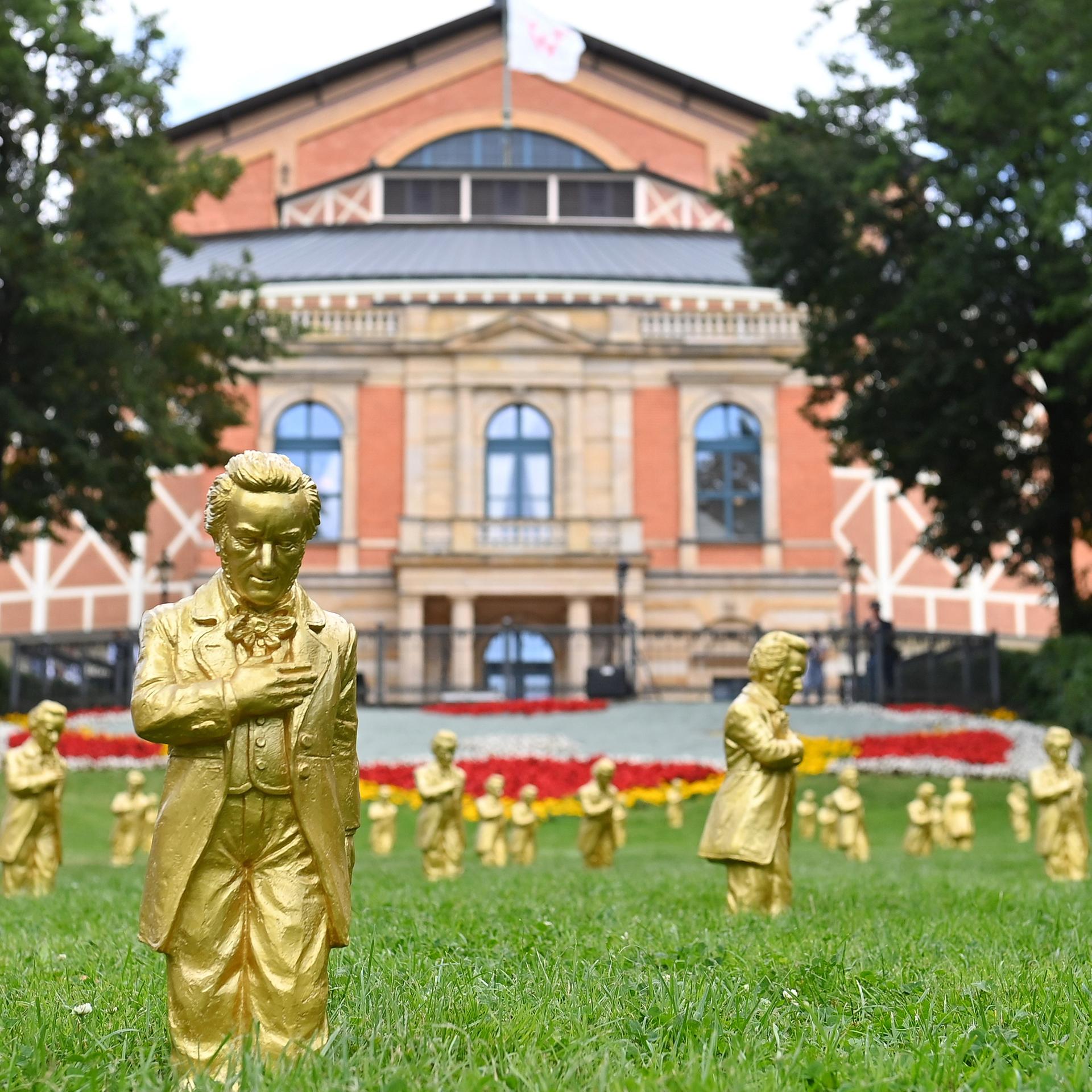 cover of episode Bayreuther Festspiele - Was interessiert uns heute an Richard Wagner?