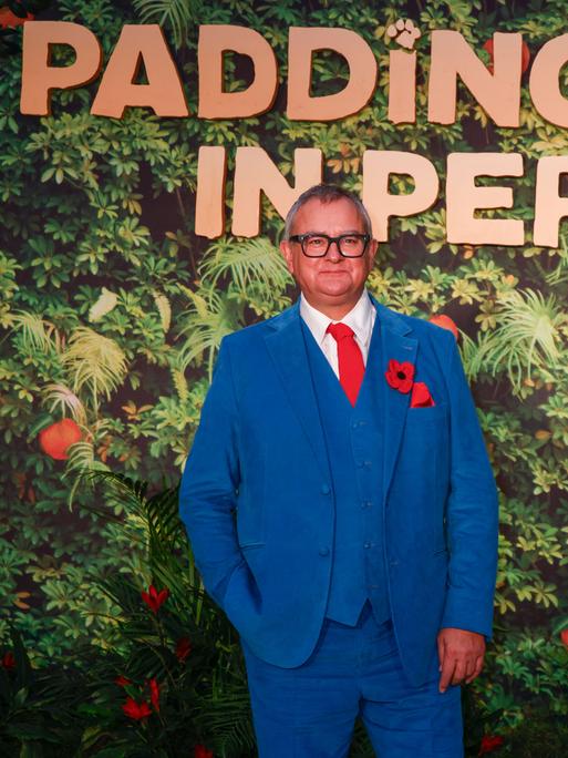 Der britische Schauspieler Hugh Bonneville nimmt an der Weltpremiere von „Paddington in Peru“ im Odeon Luxe am Leicester Square in London teil. Der britische Schauspieler Hugh Bonneville nimmt an der Weltpremiere von „Paddington in Peru“ im Odeon Luxe am Leicester Square in London teil.