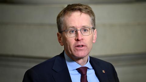 Daniel Günther (CDU), Ministerpräsident von Schleswig-Holstein, gibt eine Erklärung ab