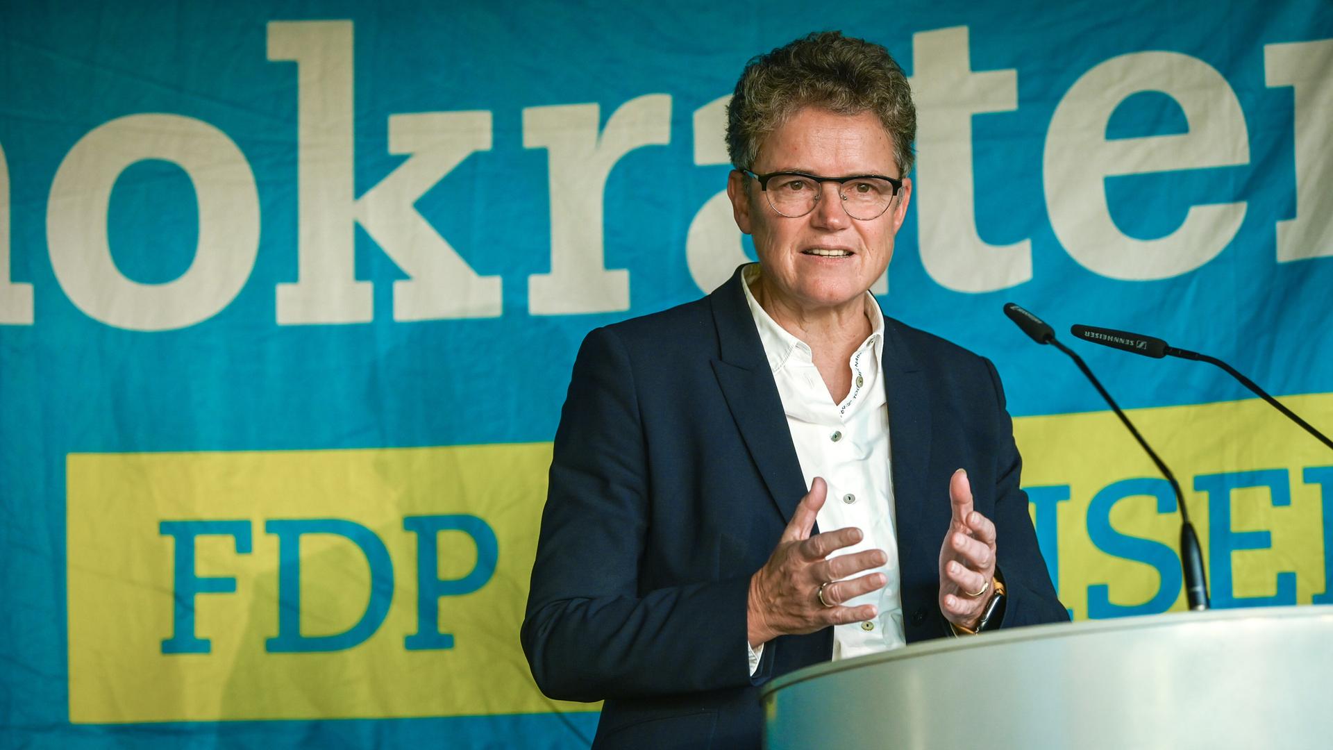 Lydia Hüskens (FDP), Ministerin für Infrastruktur und Digitales in Sachsen-Anhalt spricht als Gast auf dem 61. Landesparteitag der FDP Sachsen.