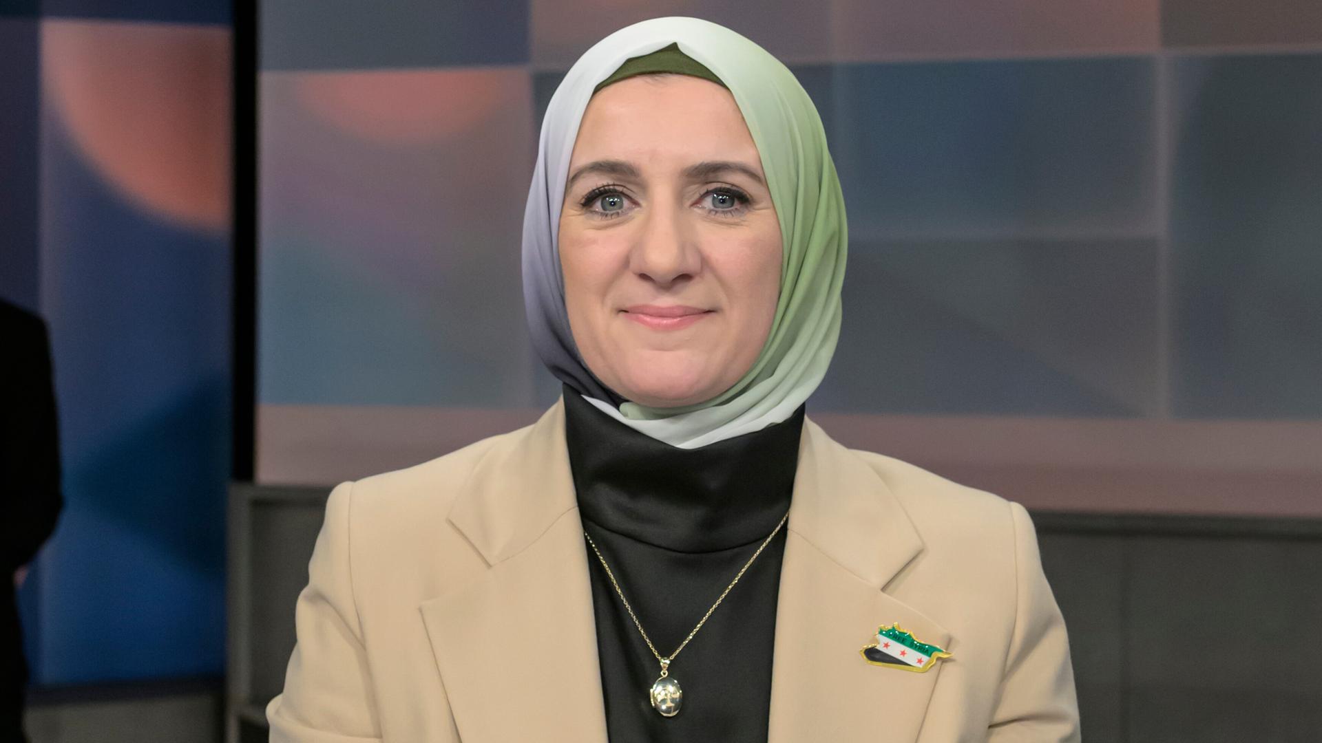 Nahla Osman, Rechtsanwältin, Vorsitzende Verband deutsch-syrischer Hilfsvereine sitzt in der Sendung "Hart aber fair" im Januar 2025.