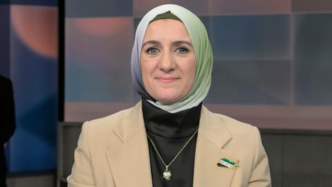 Nahla Osman, Rechtsanwältin, Vorsitzende Verband deutsch-syrischer Hilfsvereine sitzt in der Sendung "Hart aber fair" im Januar 2025.
