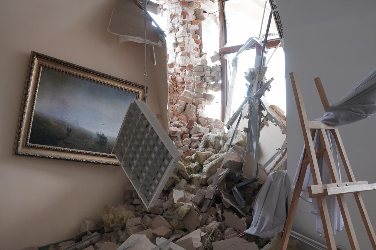 Zerstörungen im Museum für Archip Iwanowitsch Kuindschi im ukrainischen Mariupol am 28. April. 