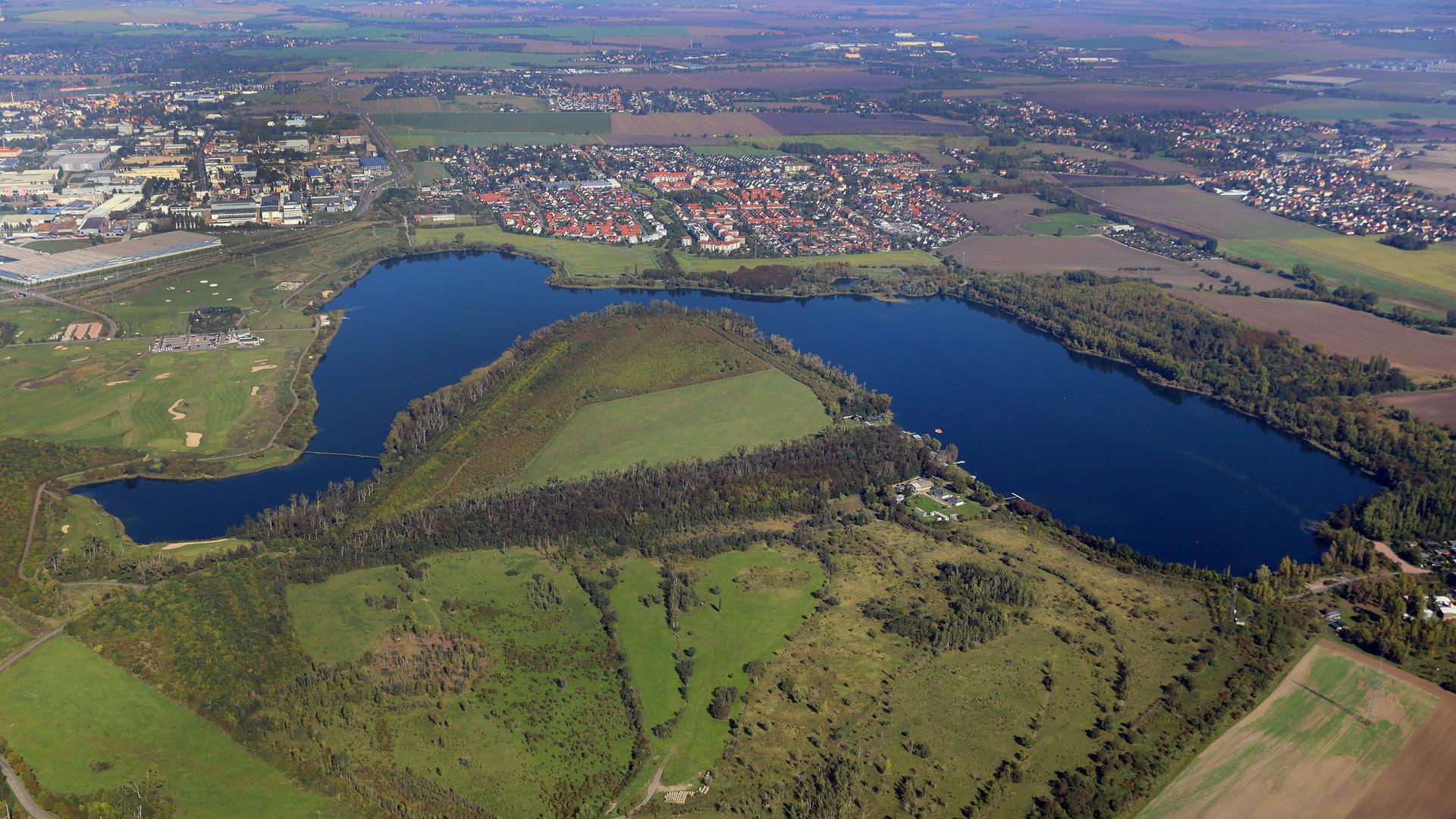 Luftbild vom Hufeisensee in Sachsen-Anhalt Luftbild vom Hufeisensee in Sachsen-Anhalt