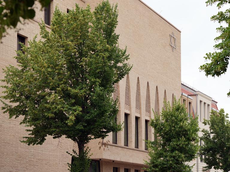 Das neu erbaute Synagogenzentrum in der Potsdamer Schlossstraße