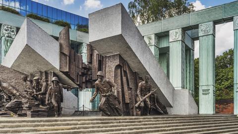 Das Denkmal des Warschauer Aufstandes erinnert an die Kämpfer des Warschauer Aufstandes von 1944.