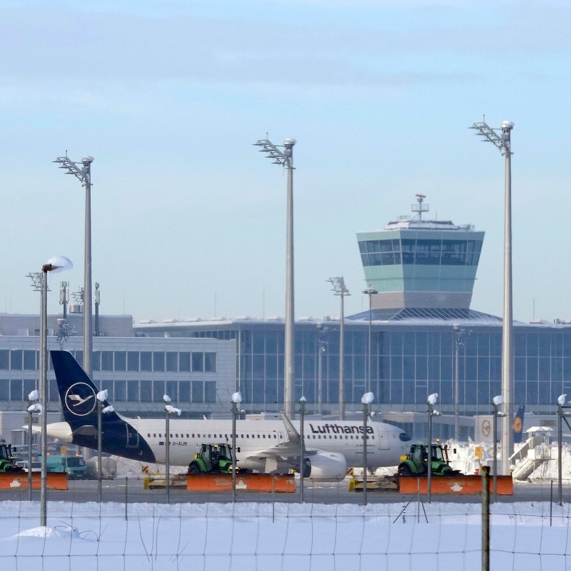 München - Berichte über Brand im Tower - Flughafen München s