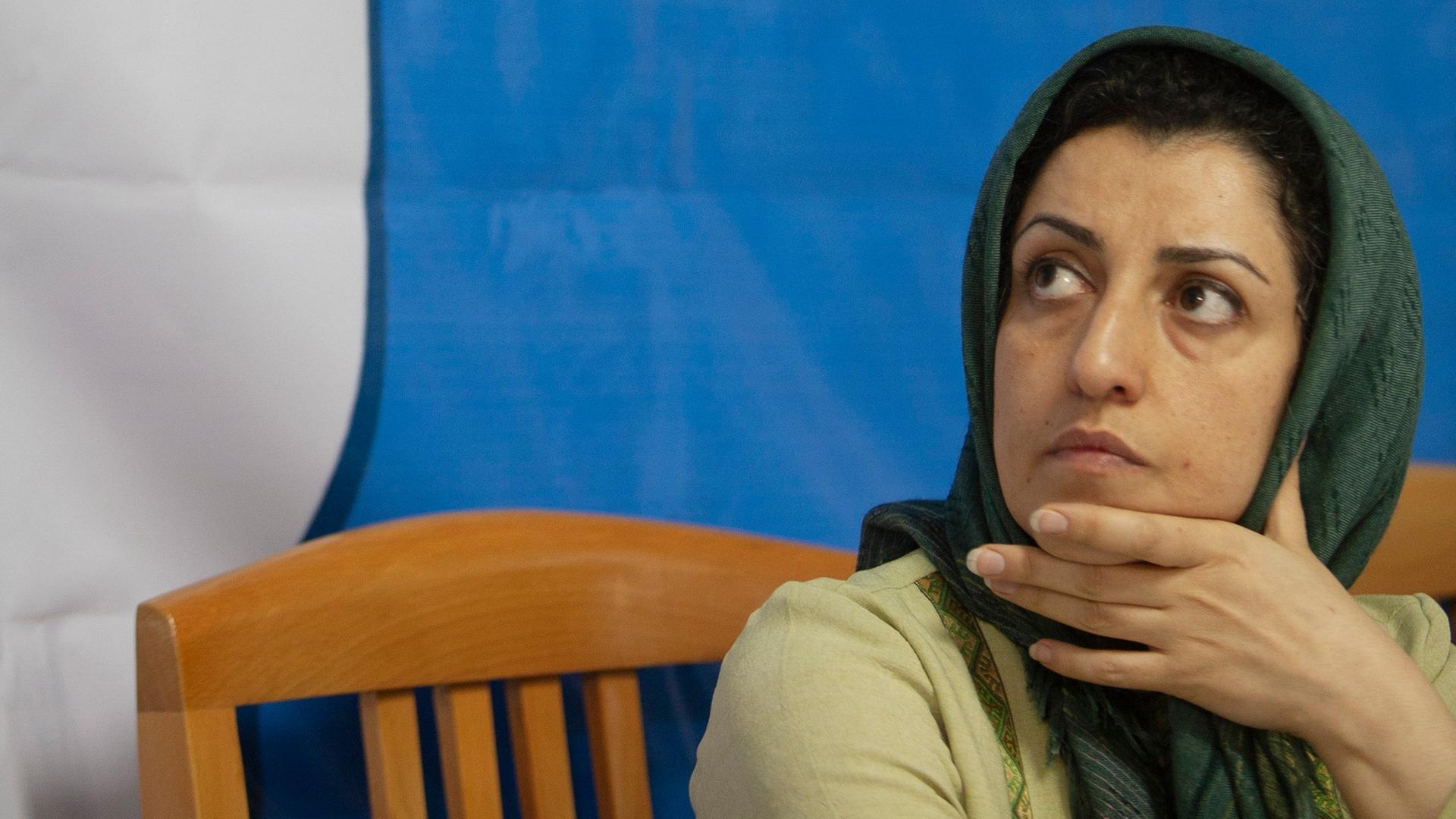 Porträt der iranischen Menschenrechtsaktivistin Narges Mohammadi, 2007.